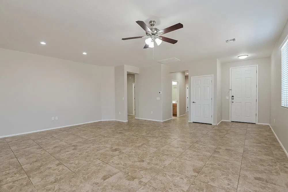 4 bed, 2.0 bath, 1800 sqft, $1,890 — Photo 3