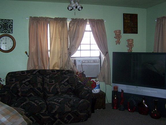 5th image of 14501 N Hollyhock Ave
