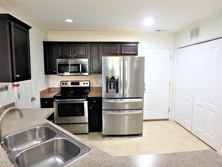 422 Ridgeway Dr — Photo 22