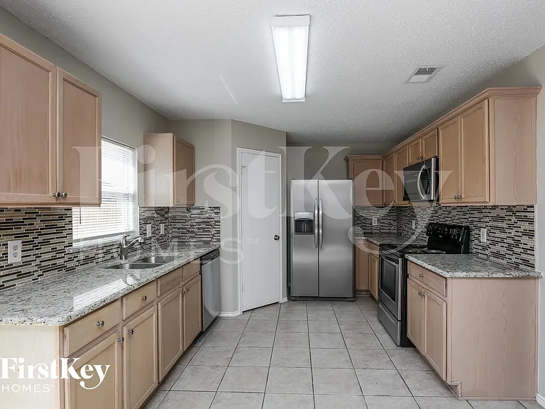820 Monette Dr — Photo 7