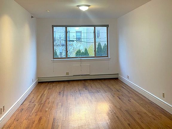 2nd image of 49 Garnet St #2B