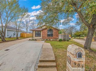 907 W 16th St, Bryan, TX 77803