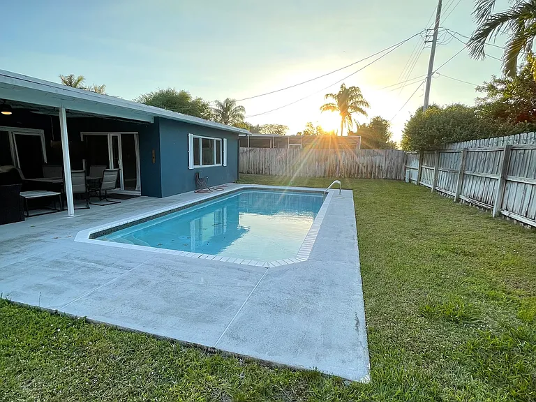 1023 SW 25th Pl — Photo 39
