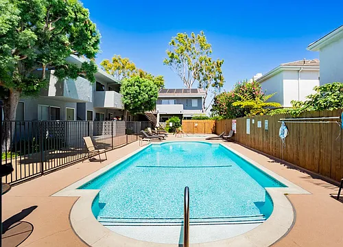 2502 Manhattan Beach Blvd #16 Photo 1 2502 Manhattan Beach Blvd #16 Photo 1