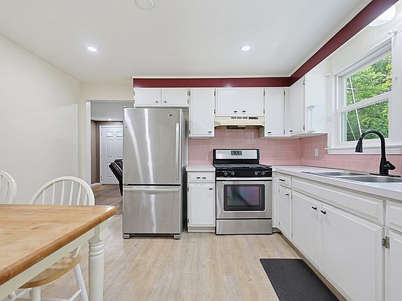 5th image of 304 Primrose Hill Rd
