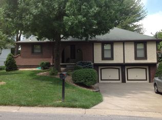1305 SW 22nd St, Blue Springs, MO 64015
