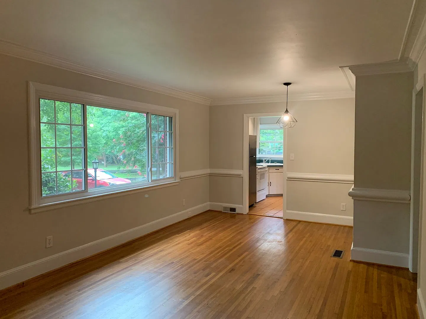 Adorable Two Bedroom Duplex in Sedgefield! — Photo 2