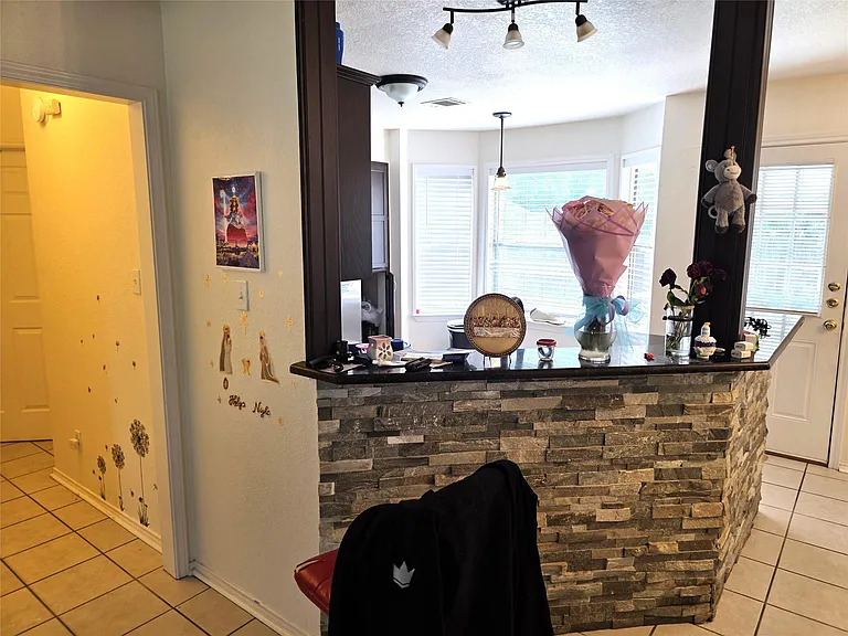 1600 Hollow Tree Blvd — Photo 6