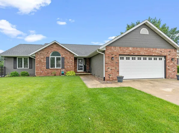 4 Brook Ln, Riverton, IL 62561