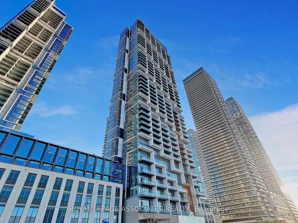 1000 Portage Pkwy #1712, Vaughan, ON L4K 0J6