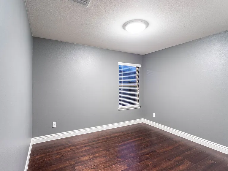 1009 Riverstone Trl — Photo 14