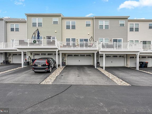 5th image of 24 Chamberlain Ct