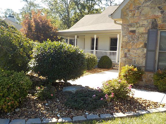 3rd image of 121 Northridge Dr