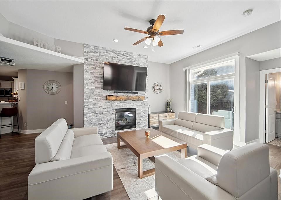 1st image of 10120 Meredith Dr #9