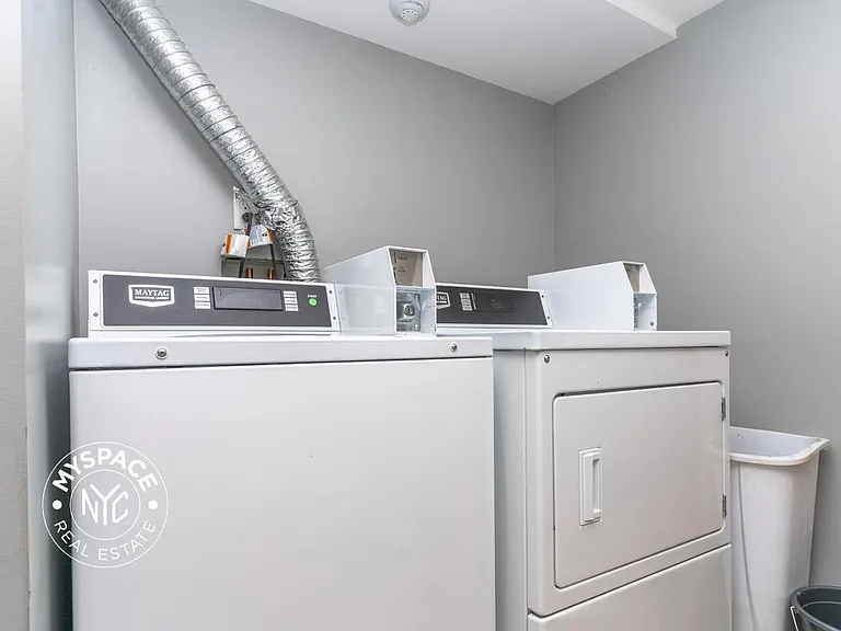 256 Irving Ave #2R — Photo 7