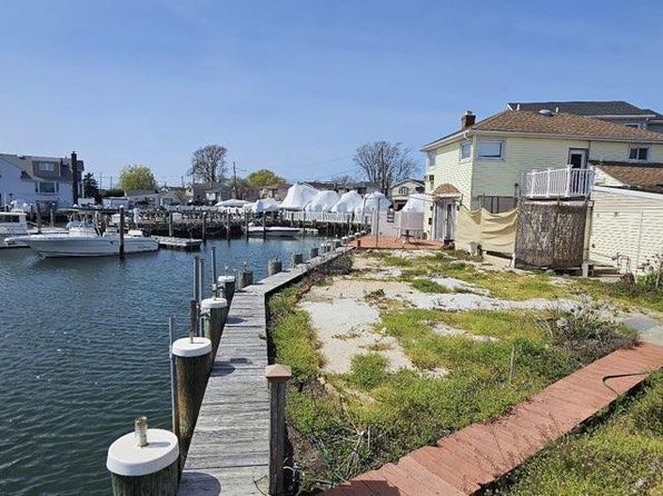 2479 Jackson Avenue, Seaford, NY 11783