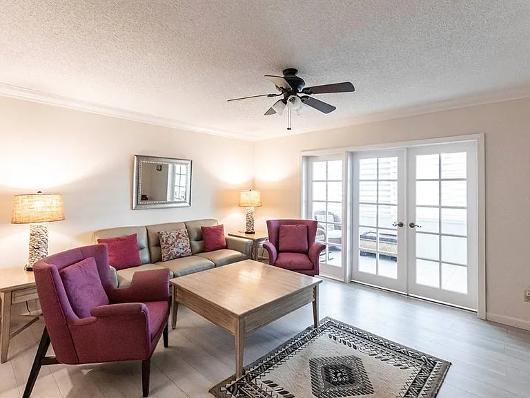 1125 W Peppertree Dr #707 — Photo 3