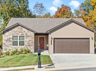 1776 Rains Rd, Clarksville, TN 37042