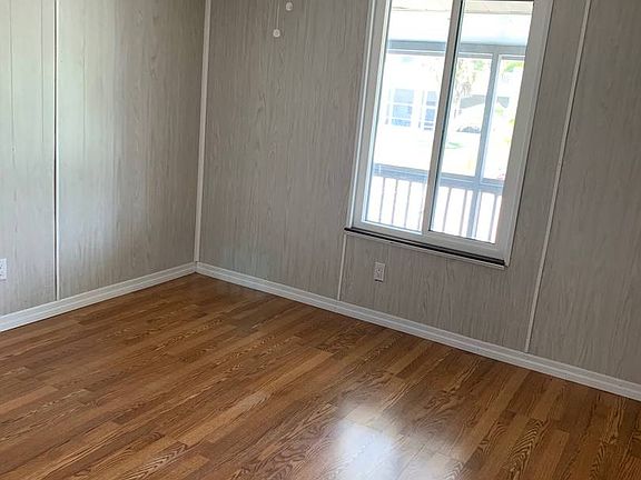 5th image of 202 Broadway Ave E #318