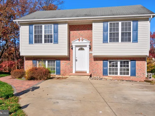 121 Deer Hill Ct, Stephens City, VA 22655