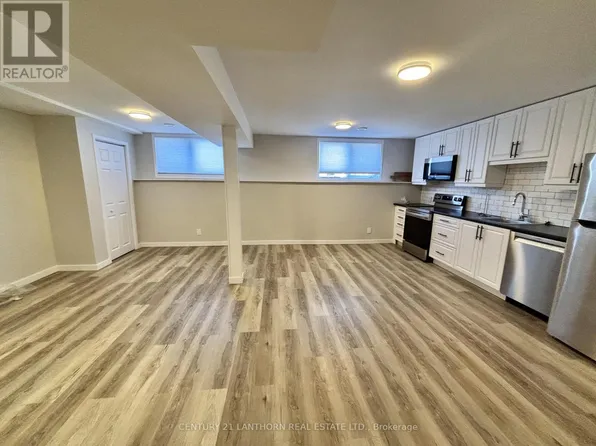 3 1st Ave, Prince Edward County, ON K0K 3L0