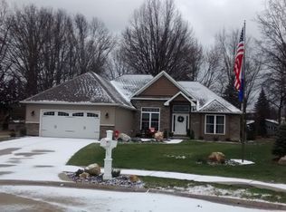 6585 Ruth Dr, Seven Hills, OH 44131