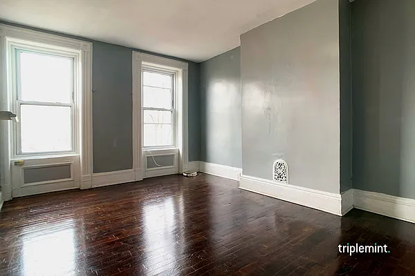 Rented by Triplemint | media 9