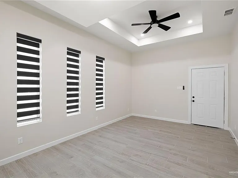 5705 Notre Dame Ave #3 — Photo 3