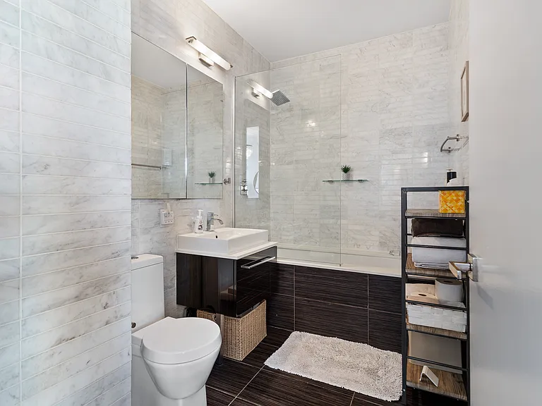 135 N 11th St #5G — Photo 10