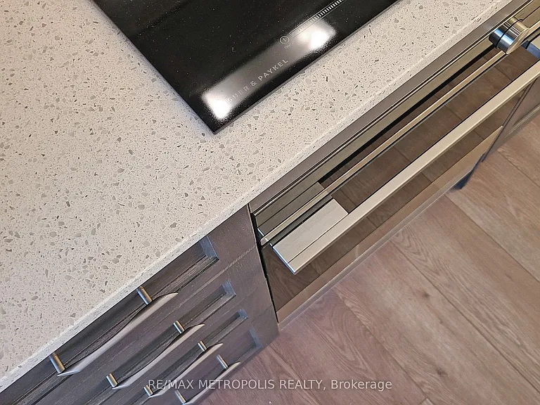 9075 Jane St #Penthouse 08 — Photo 19