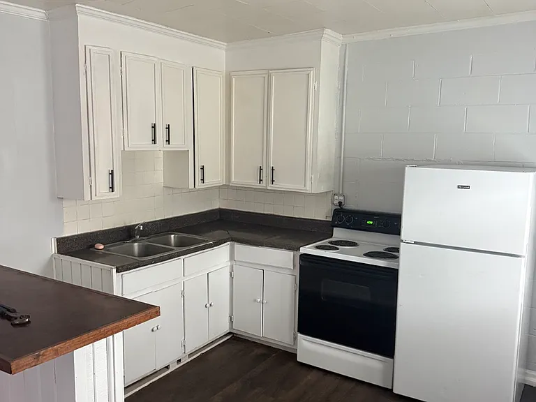 5889 N Carolina Hwy #66 — Photo 3