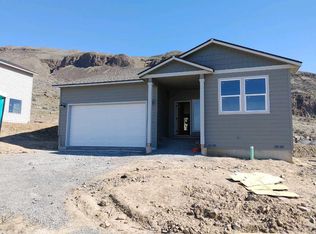 221 Hammond Ln, Rock Island, WA 98850