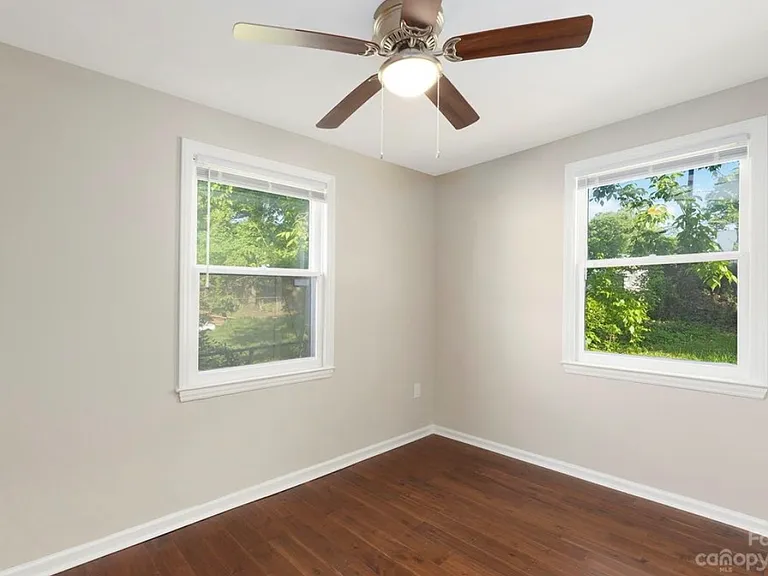 3339 Sargeant Dr — Photo 19