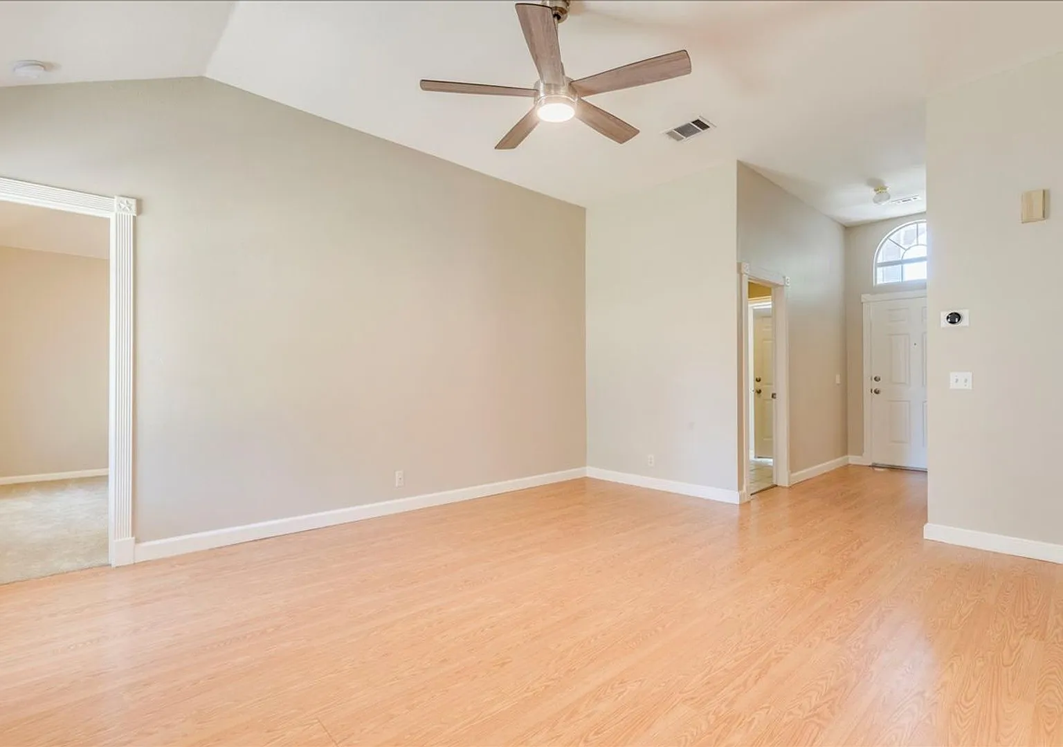 Charming 3-bedroom, 2-bath brick home in Historic Georgetown — Photo 4