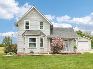 140 State Line Rd, Sharon, WI 53585