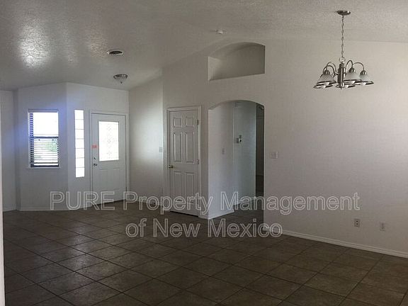 2nd image of 4001 Abbey Rd