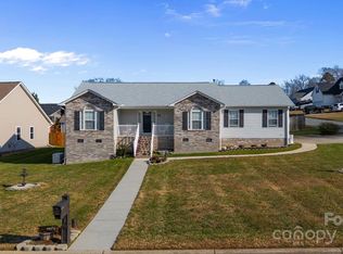 100 Lindsay Dr, Archdale, NC 27263