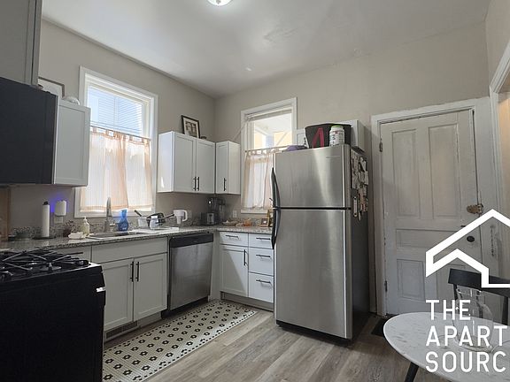 5th image of 3014 N Clifton Ave #A