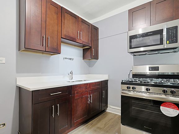 5th image of 1401 W 80th St #17503499