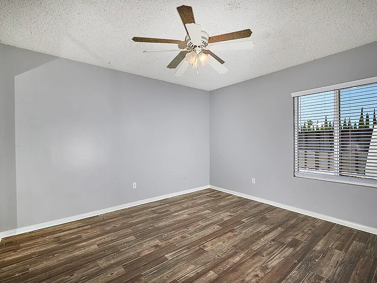 Villa Del Mar Apartments (new) — Photo 35