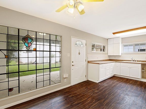 2nd image of 10619 1/2 S Gramercy Pl
