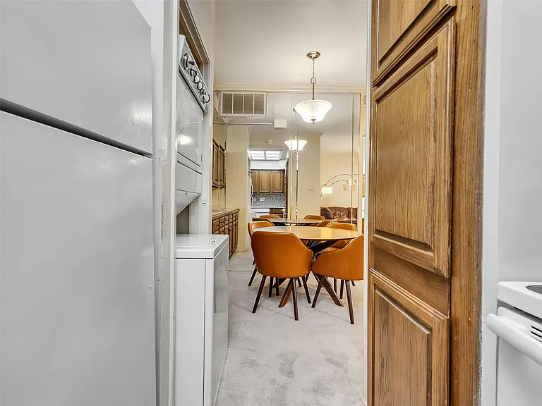 921 Marine Dr #200 — Photo 27