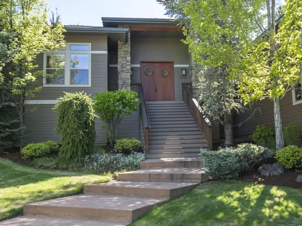 1010 NW Yosemite Dr, Bend, OR 97703