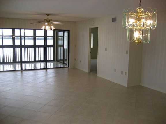 Living & Dining room looking E