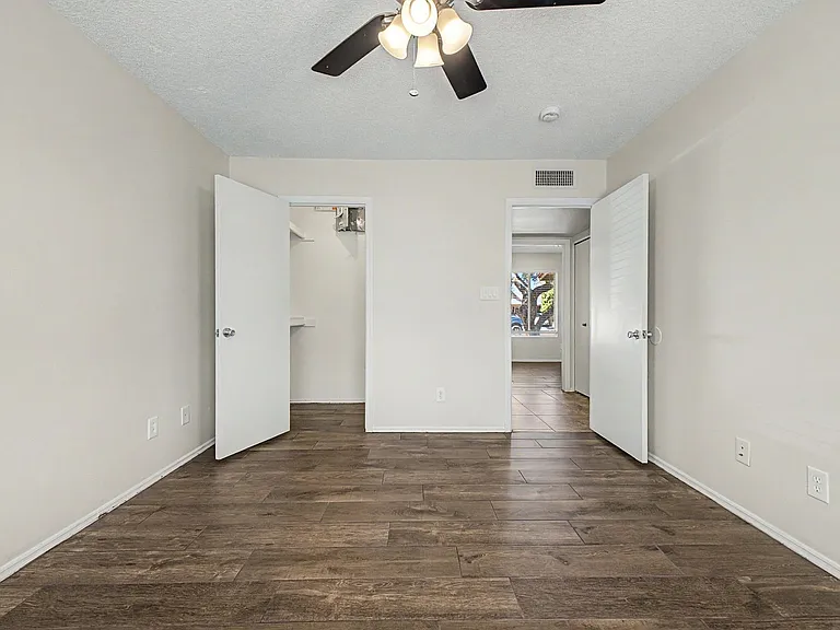 7409 S 46th St — Photo 14