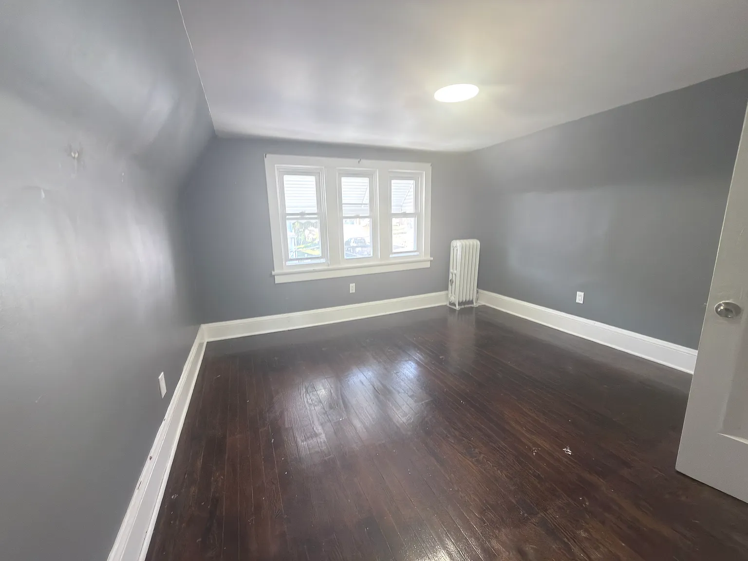 6 bed, 2187 sqft, $2,500 — Photo 3