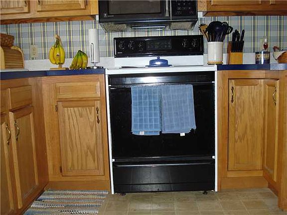 2nd image of 744 Fairway Dr APT 20