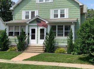 8 Washington Ave, Enfield, CT 06082