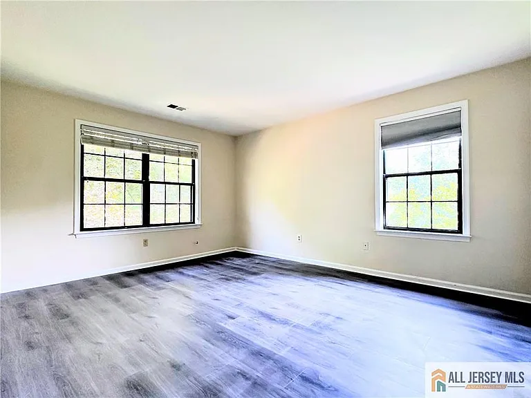 1211 Woodhaven Dr #1211 — Photo 8