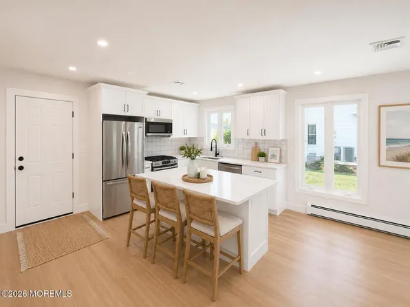 9 Gramercy Court, Toms River, NJ 08757